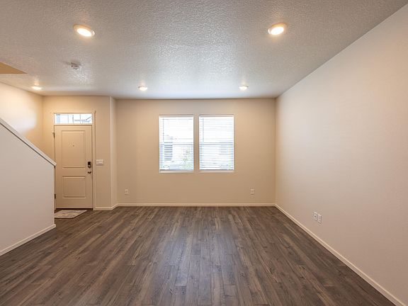 4th image of 605 NE 71st St
