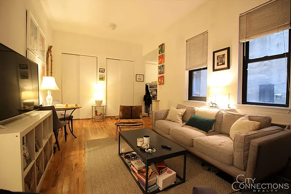 Rented by City Connections Realty | media 14