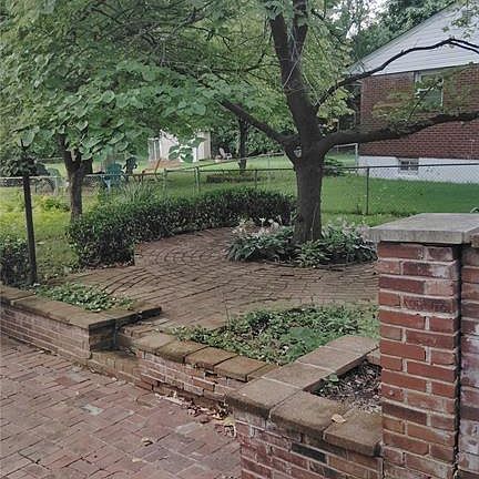 3rd image of 2 Saint Rose Ct