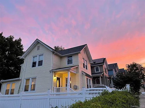 27 Lydecker St Photo 1