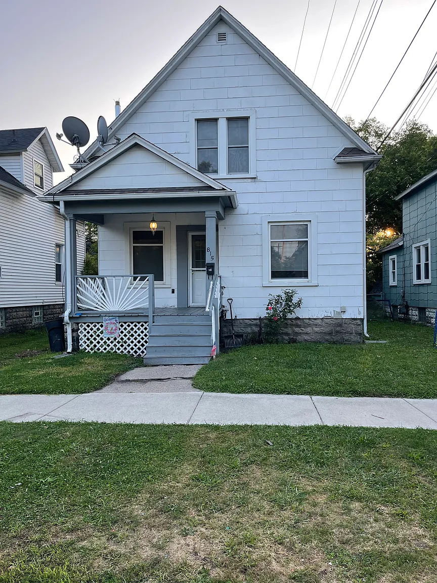 815 11th St photo 1