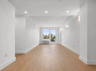 145 Erasmus St #3B, Brooklyn, NY 11226