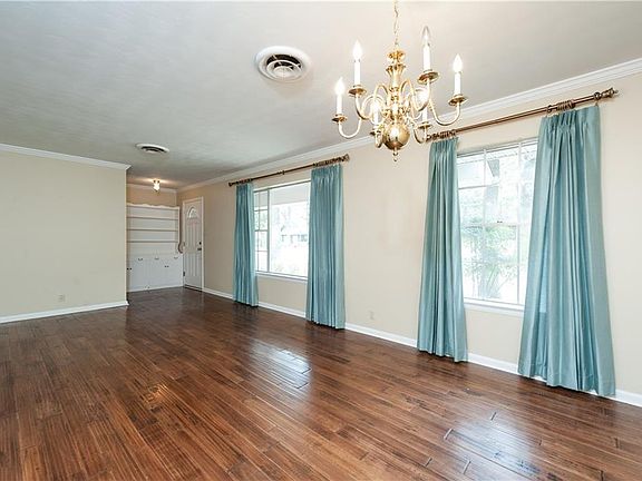 2nd image of 2708 Woodhaven St