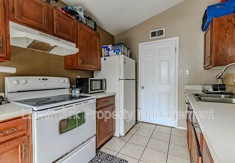 434 Pogue St — Photo 6