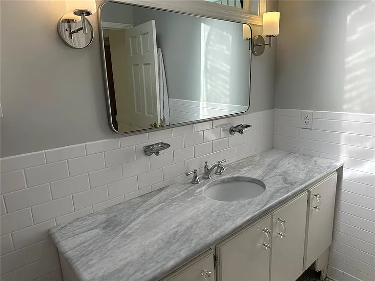 2497 Thompson Rd — Photo 18