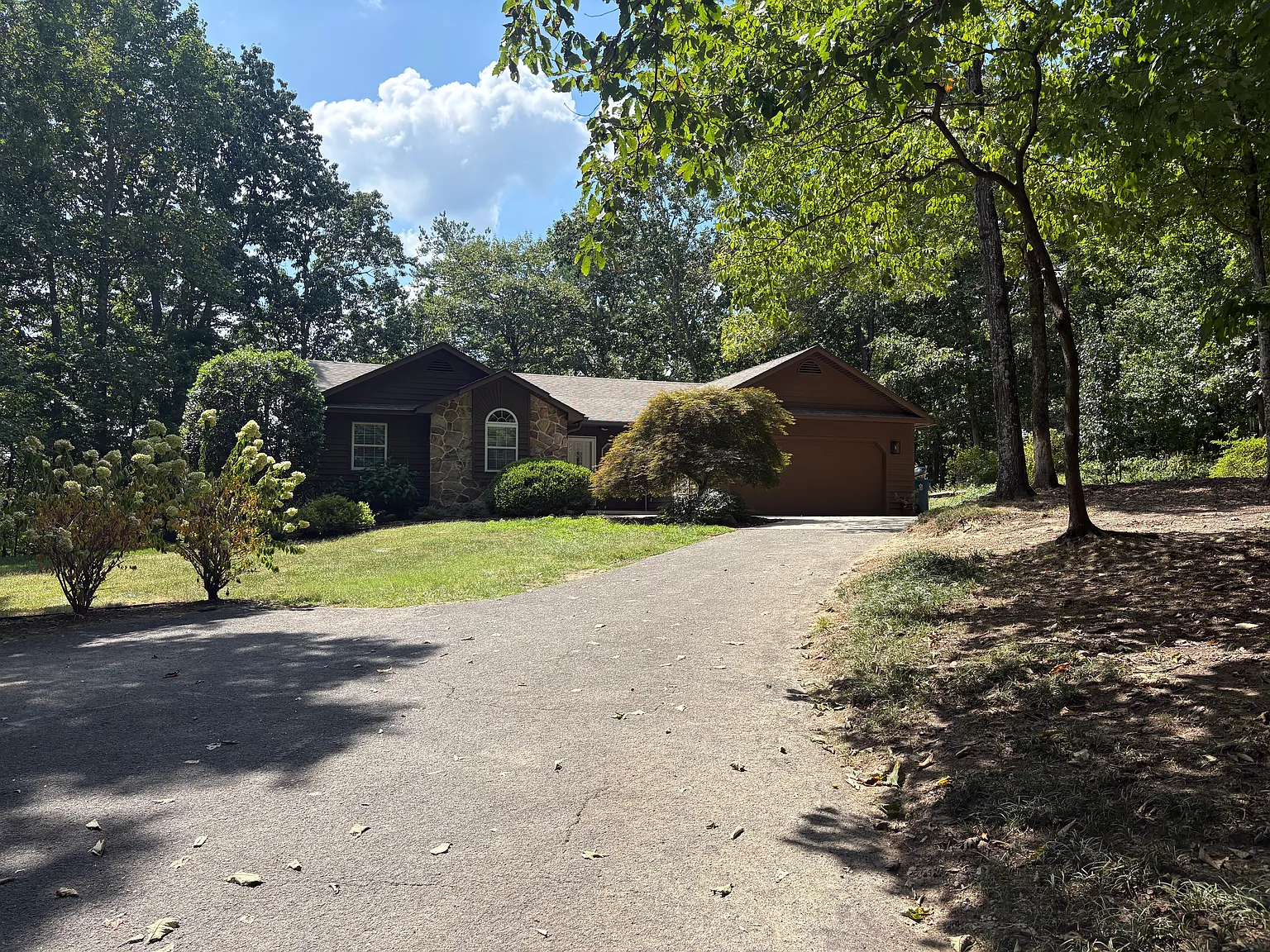 3 bed, 1500 sqft, $2,450 — Photo 1