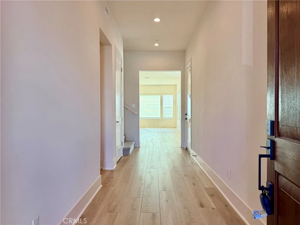 4 bed, 2937 sqft, $6,500 — Photo 4