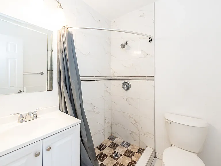 375 Stanford Ct — Photo 8