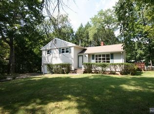 36 Cripplebush Rd, Old Tappan, NJ 07675