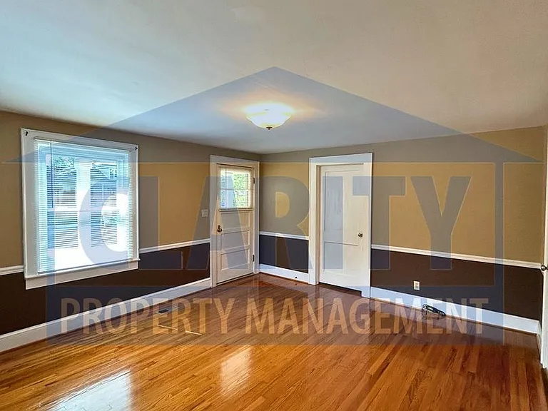 883 Harle Ave NW — Photo 8