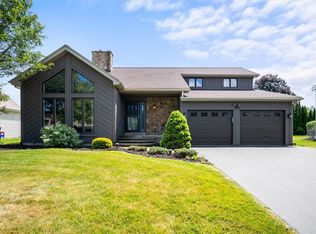 109 Old Well Rd, Rochester, NY 14626