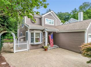 169 Hitching Post Ln, Yorktown Heights, NY 10598