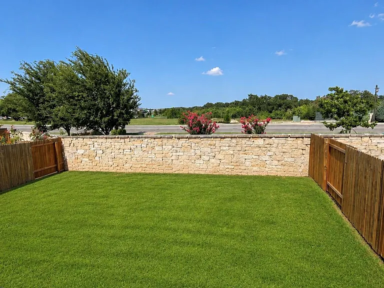 117 Woods Edge Ln — Photo 14