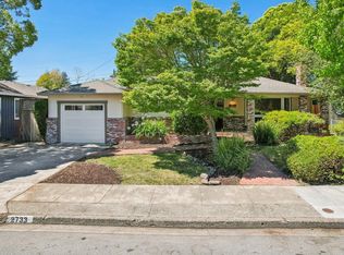 2733 Village Side Dr, Santa Rosa, CA 95405