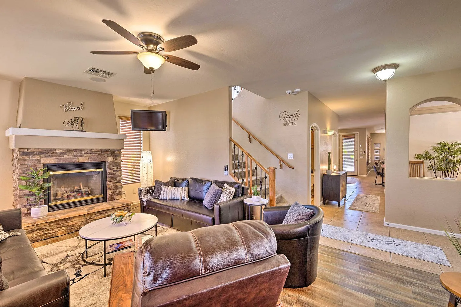 3 bed, 2.0 bath, 3239 sqft, $7,549 — Photo 2