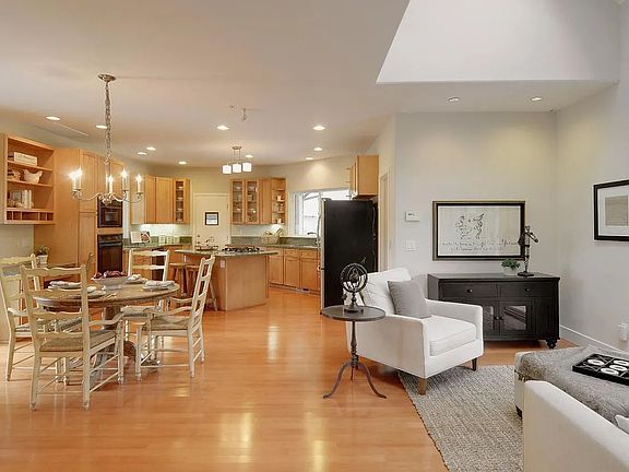 3rd image of 512 Military Way
