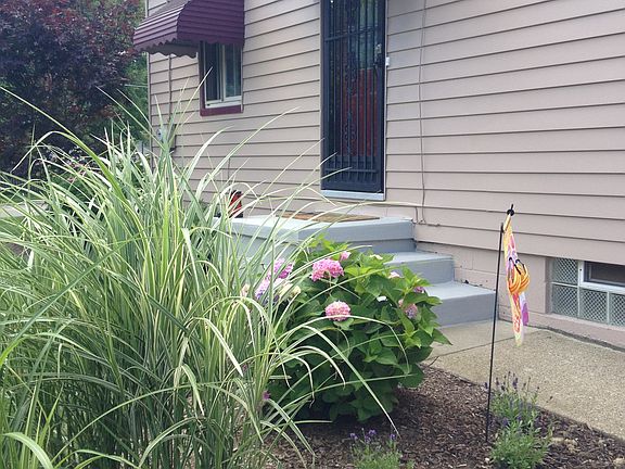 2nd image of 2890 Oakwood Dr