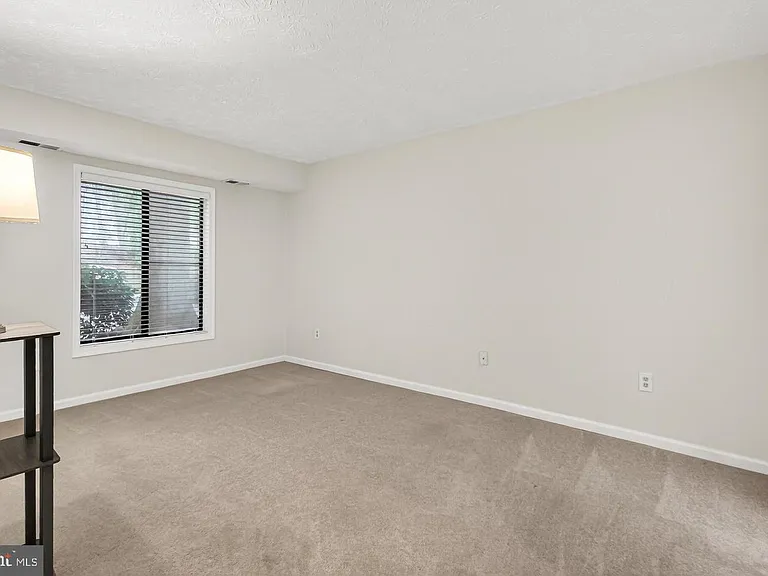 2251 Hunters Run Dr #2251 — Photo 25