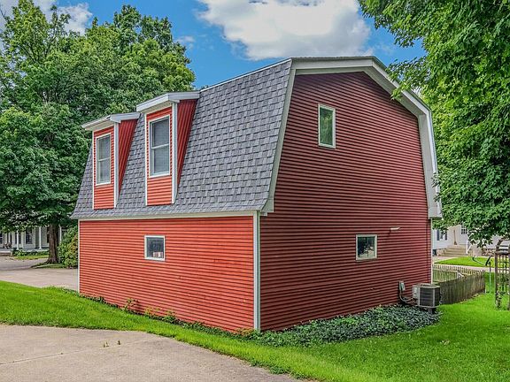 5th image of 310 W Spring St