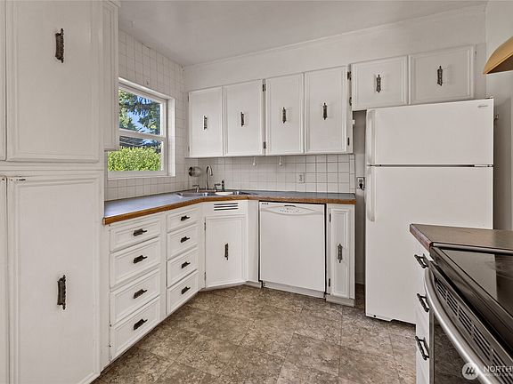 2nd image of 1010 N Union Avenue
