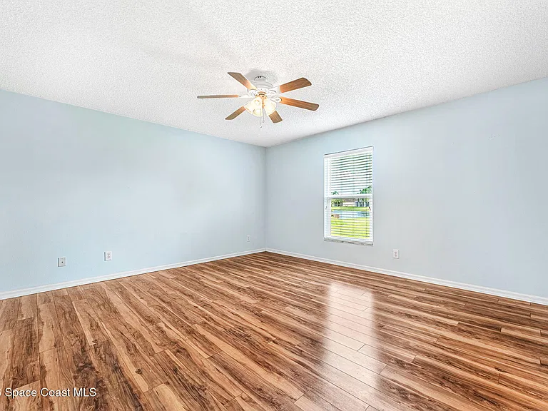 1622 Laramie Cir — Photo 17