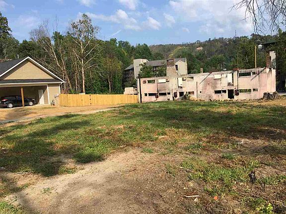 3rd image of 224 Benson Ln