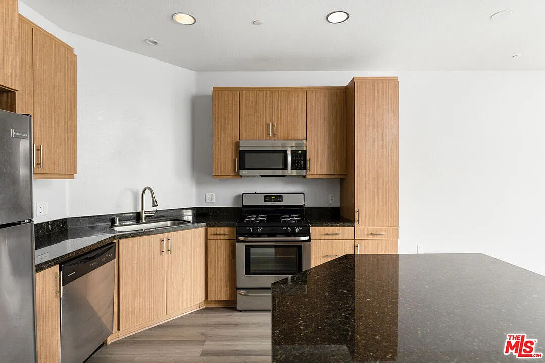 1408 W Washington Blvd — Photo 2