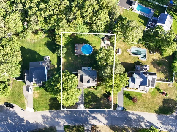 4 Redbud Court, Middle Island, NY 11953