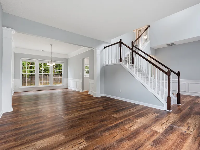 405 Grassy Point Rd — Photo 8