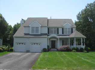 14 Stowe Ct, Ledgewood, NJ 07852