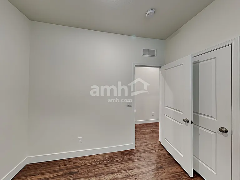 21481 S 231st St — Photo 14