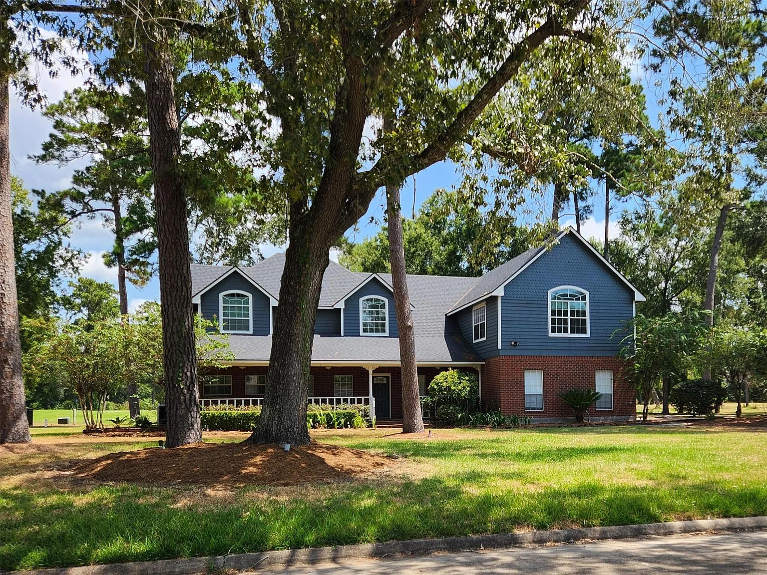 5 bed, 3.0 bath, 4150 sqft, $3,000 — Photo 1
