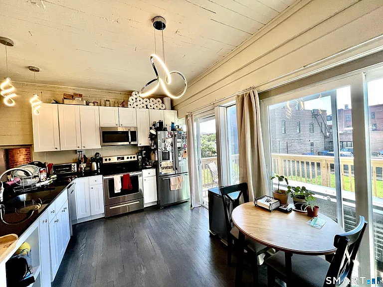 546 Chapel St #2 — Photo 7