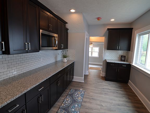 5th image of 3944 W 34th St
