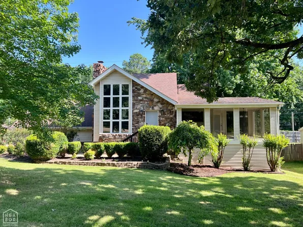 1804 Deerwood Dr, Jonesboro, AR 72404