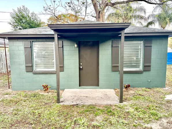 69 E Seminole Ave #B, Eustis, FL 32726