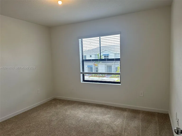 509 NE 1st Dr — Photo 14