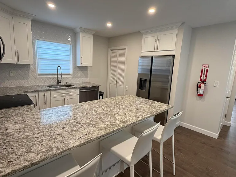 185 Elmwood Rd — Photo 11