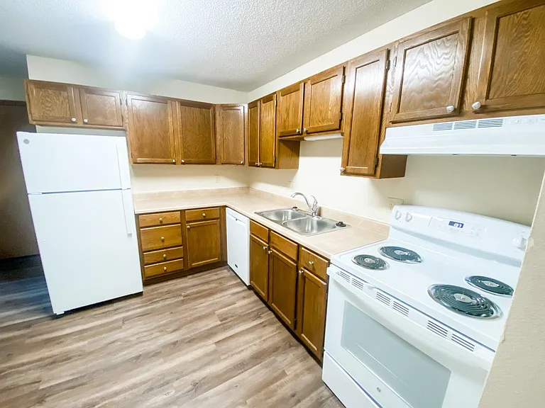 Heritage Apartments — Photo 18