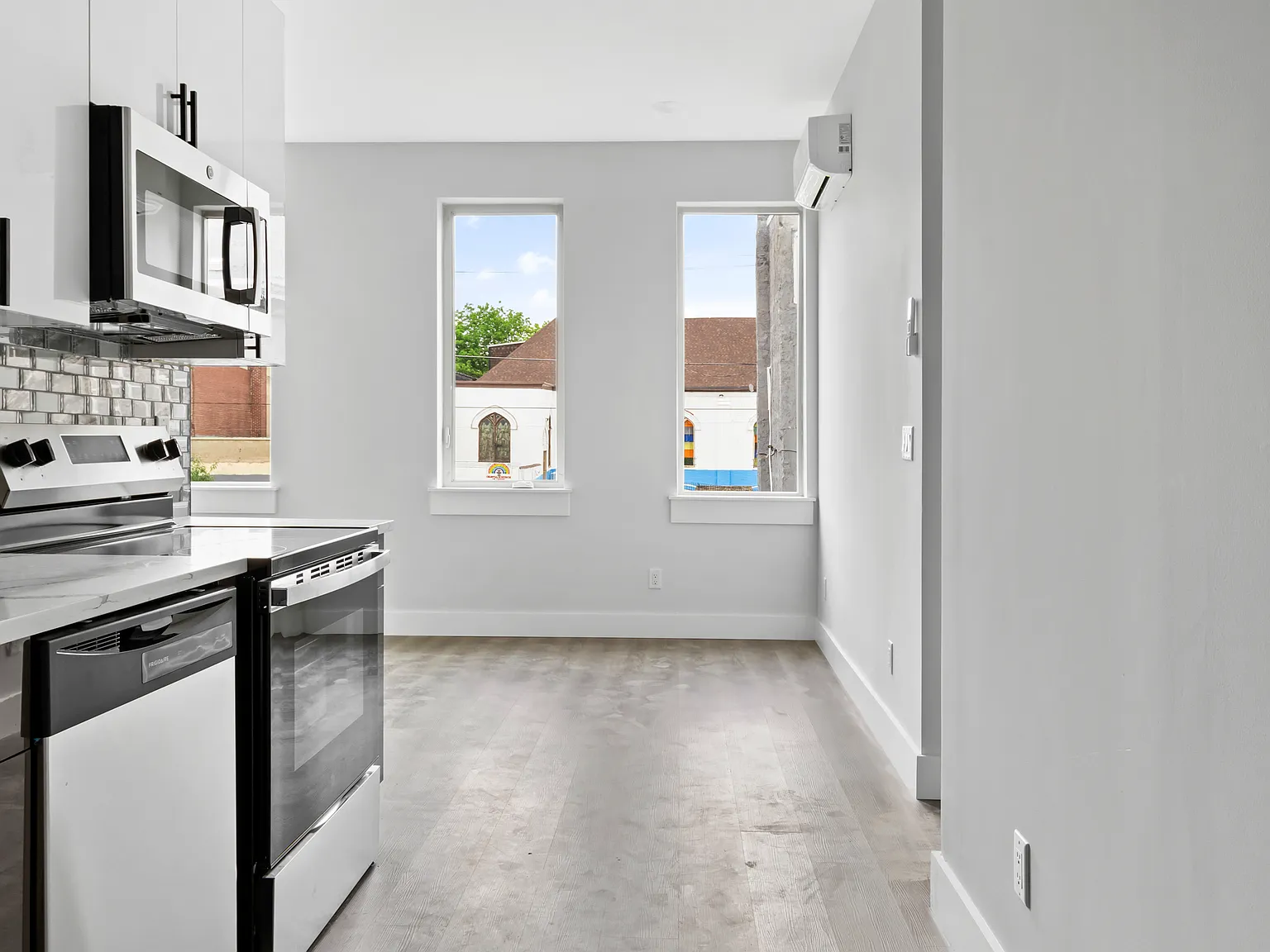 2 bed, $1,600 — Photo 4