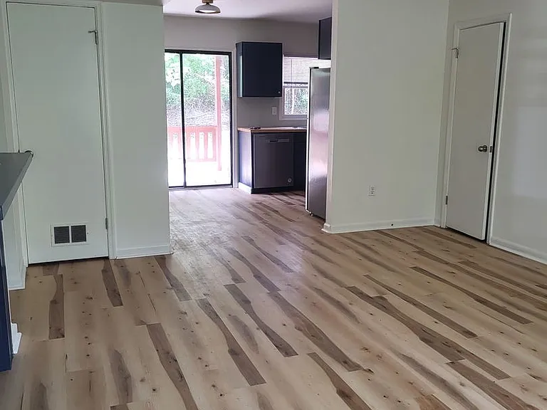 101 Mark Twain Cir — Photo 2