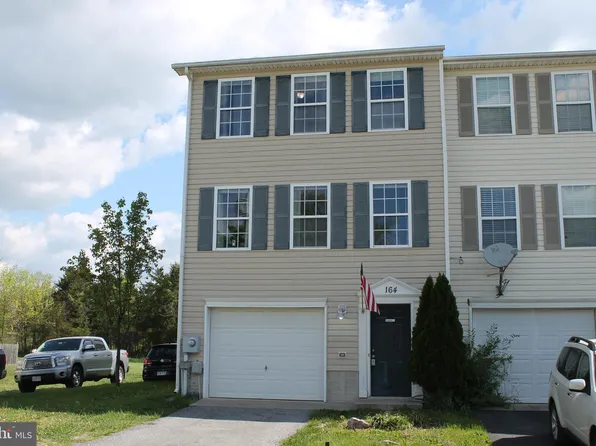 164 Topaz Ln, Inwood, WV 25428