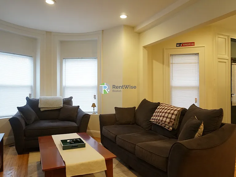 10 Brainerd Rd #18 — Photo 4