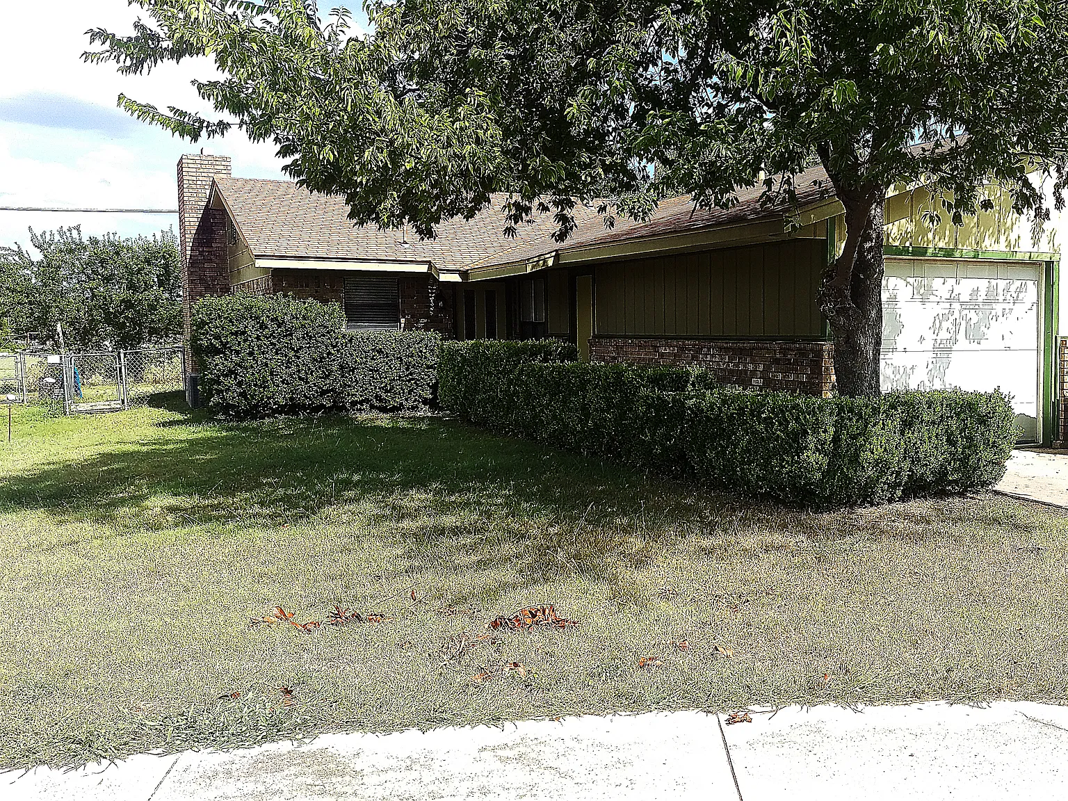 2 bed, 1.5 bath, 841 sqft, $1,150 — Photo 1