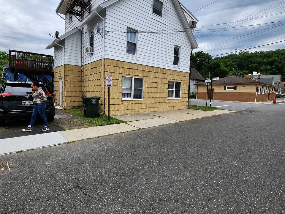 1st image of 27 Mountain Ave Floor 1