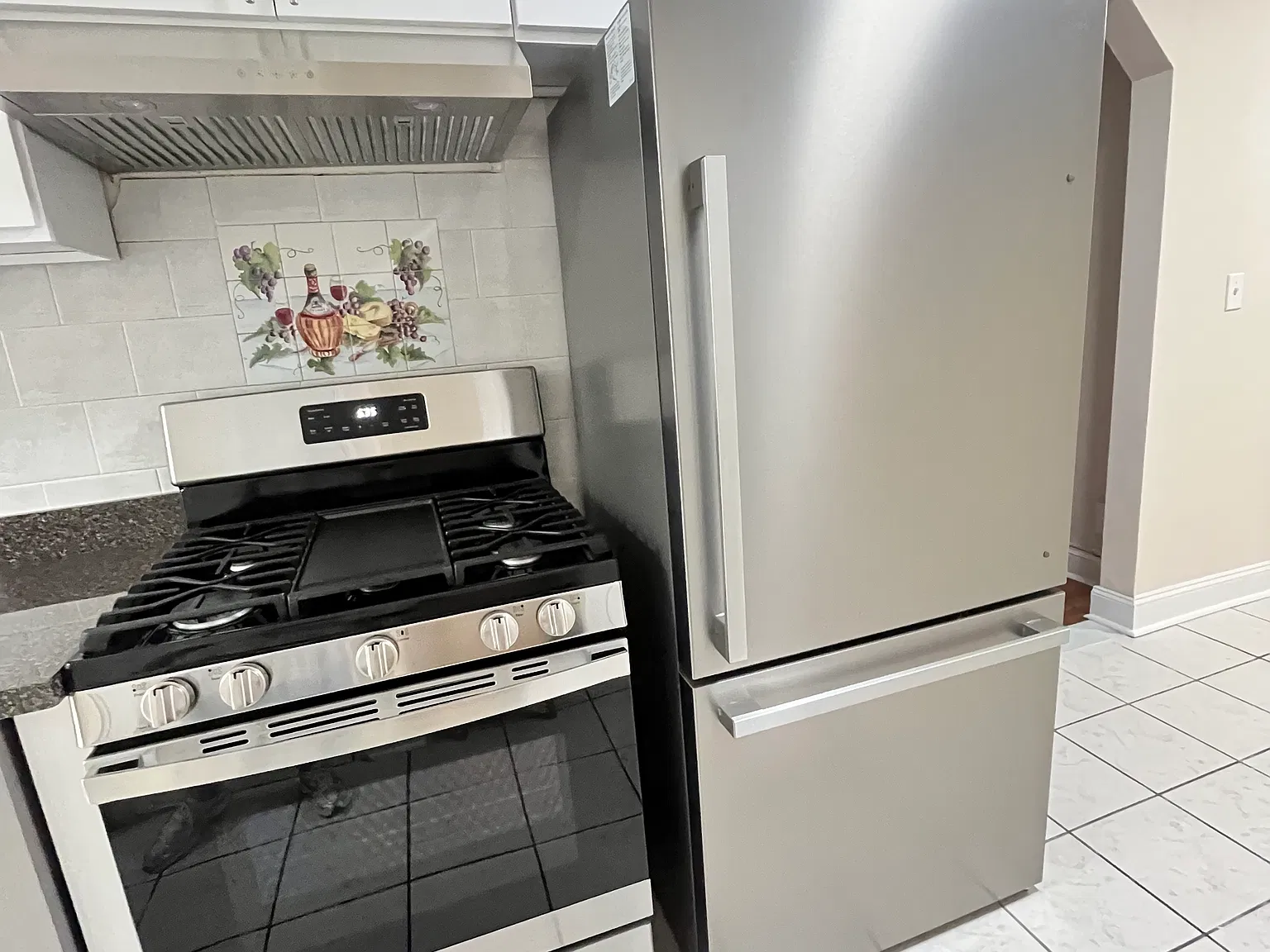 2 bed, $3,100 — Photo 4