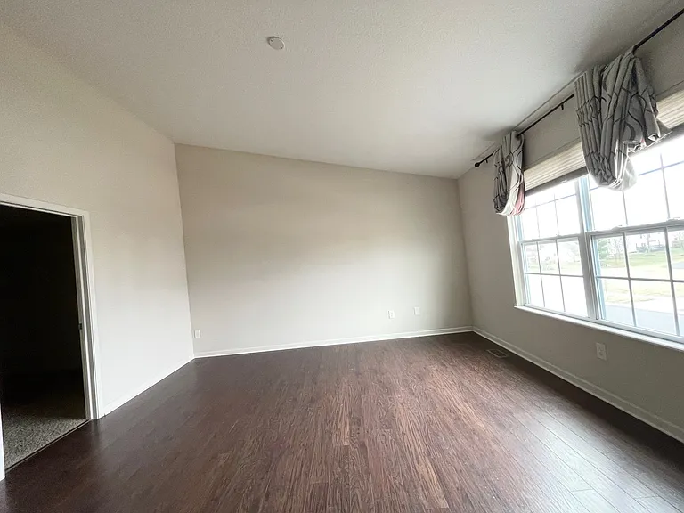 1670 Primrose Ave — Photo 18