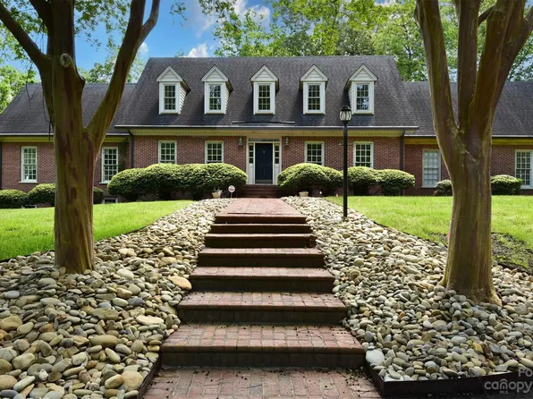 316 Biscoe Rd, Troy, NC 27371