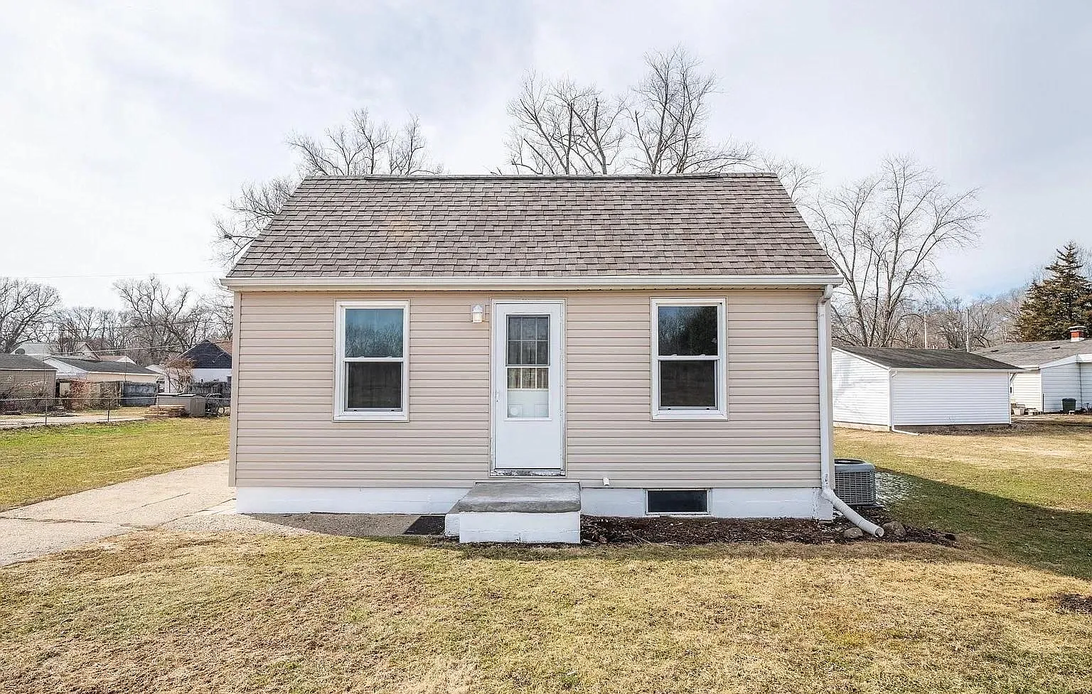 1615 S East Ln photo 1