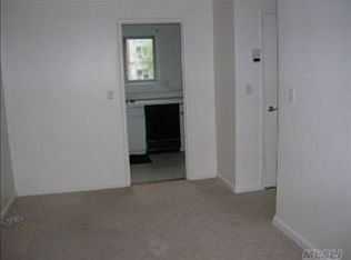 1070 Hunter Ave APT 3, Valley Stream, NY 11580